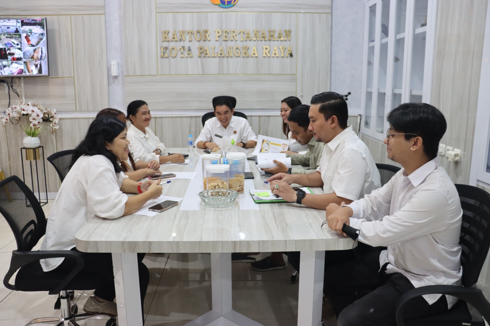 Kantor Pertanahan Kota Palangka Raya kembali menghadirkan inovasi pelayanan publik melalui peluncuran program Layanan Pengukuran Terjadwal (LAKUWAL).