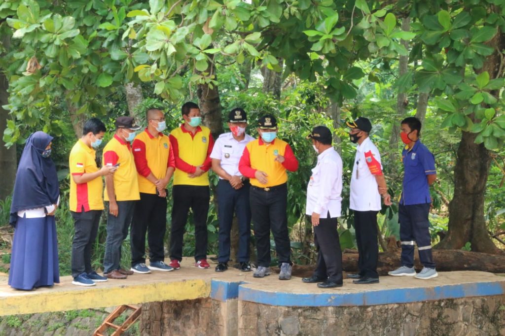 TANGGAPI PERSOALAN BANJIR PERBATASAN PONDOK MELATI, WALI KOTA BEKASI TEMUI CAMAT CIPAYUNG DI WADUK TIU