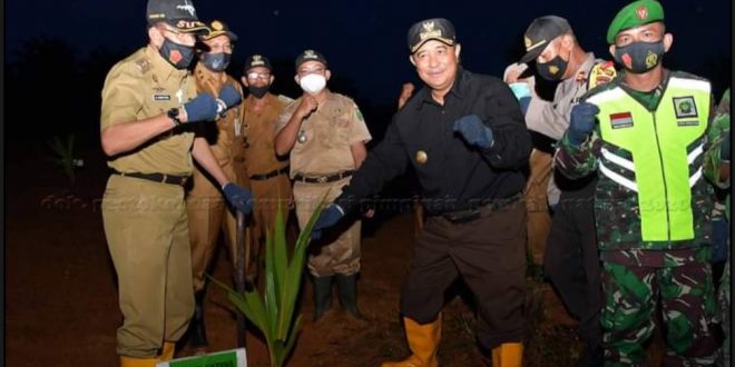 Pjs Gubernur Kepri Pimpin Kegiatan Pencanangan Penanaman 1 Milyar Pohon Kelapa di Natuna