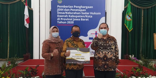 Pemkot Bekasi Terima penghargaan Terbaik Kedua JDIH