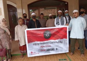Jum'at Barokah MCR Bagikan Bansos