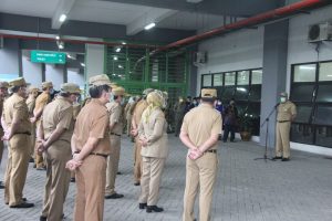 Pimpin Apel Pagi, Wakil Walikota Bekasi Serahkan Sertifikat Akreditasi dan Beasiswa Tahfidz Al qur'an