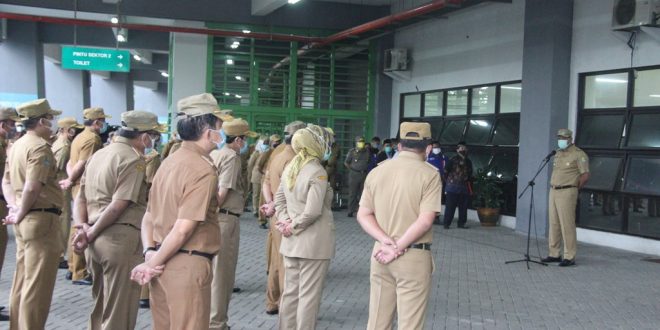 Pimpin Apel Pagi, Wakil Walikota Bekasi Serahkan Sertifikat Akreditasi dan Beasiswa Tahfidz Al qur'an