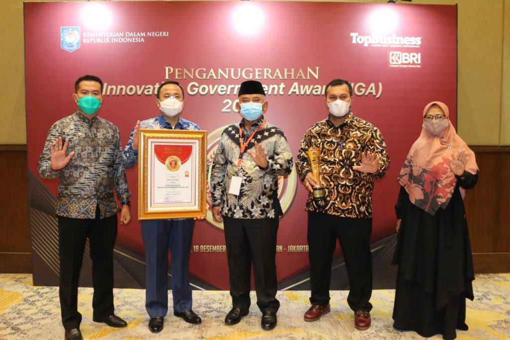 Pemkot Bekasi Terima Penghargaan Penganugerahaan IGA 2020
