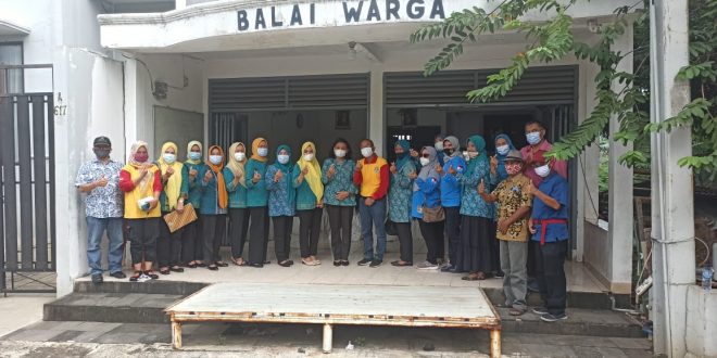 TP-PKK Kolaka Timur Belajar Pengembangan dan Pemanfaatan Lahan Kosong