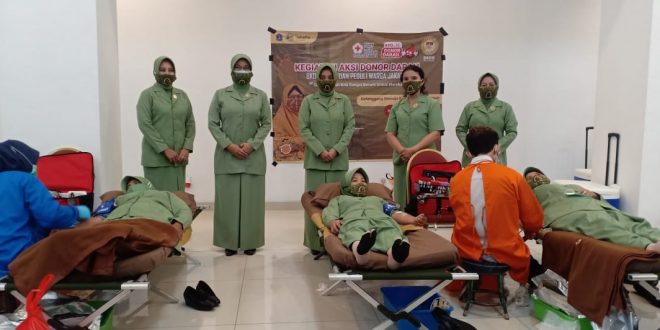 Bantu Sesama Persit Kartika Chandra Kirana Adakan Aksi Donor Darah