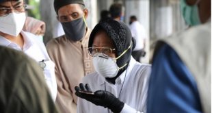 Risma Perhatikan Nasib Penghuni Bawah Tol
