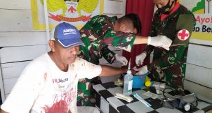Bantu Warga Kairatu, Satgas Yonif 734/SNS Gelar Pengobatan Gratis