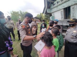 Prihatin Nasib 7 Anak Almarhum Rianto, Kapolres Samosir Berbagi Kasih