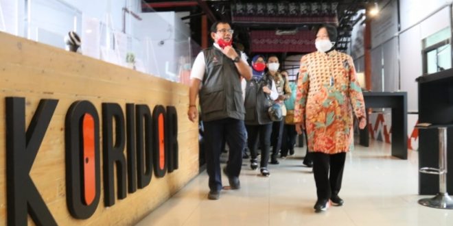 Mensos Risma Napak Tilas Layanan Sosial di Surabaya