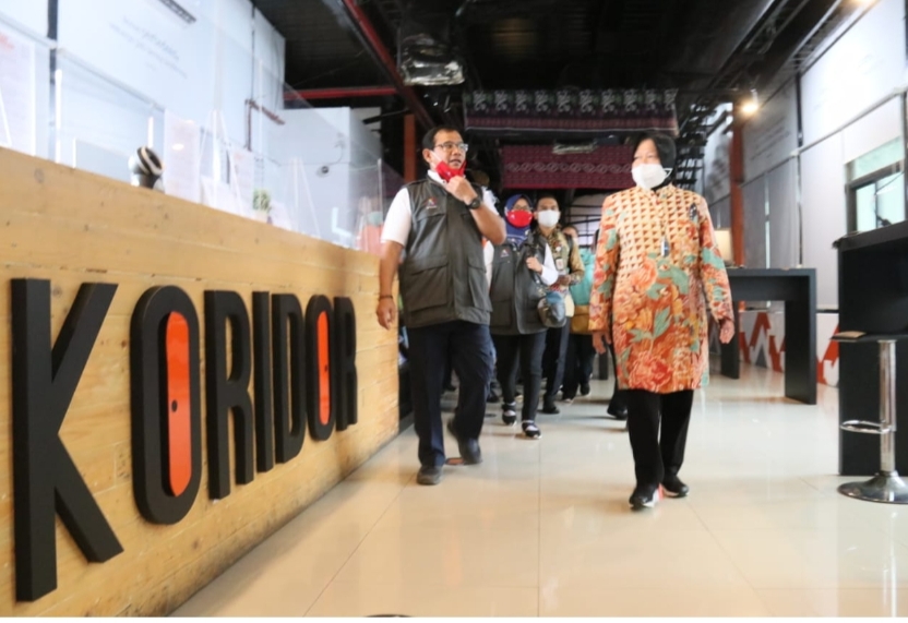 Mensos Risma Napak Tilas Layanan Sosial di Surabaya