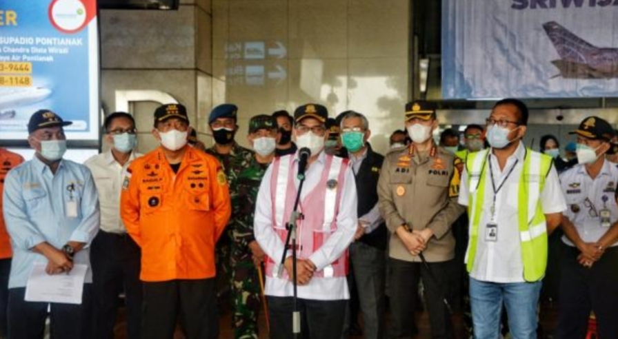 Datangi Posko Crisis Center, Menhub Pastikan Pencarian Korban Dilakukan Maksimal