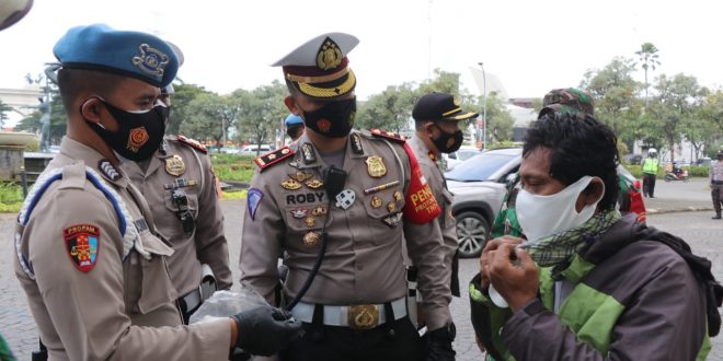 Polresta Tangerang, Pemkab dan Kodim Tigaraksa Gelar Operasi Yustisi Serentak dan Bagikan 10.300 Masker