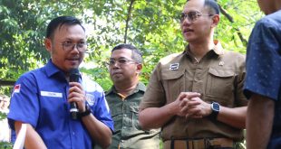 Kepala BPN Kota Depok Indra Gunawan bersama Menteri ATR BPN Agus Harimurti Yudhoyono