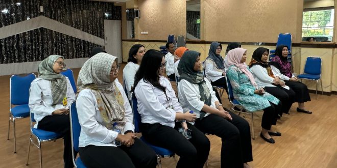 Kepala BPN Kota Depok Indra Gunawan Serahkan SK Mutasi 14 ASN