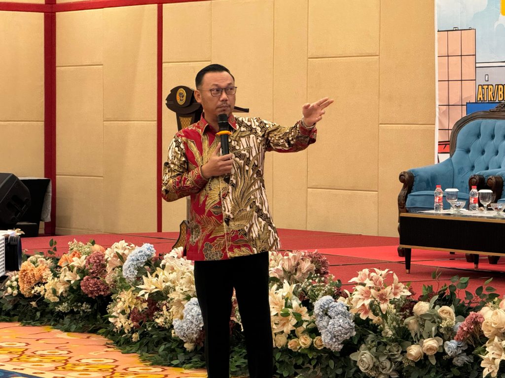 Kepala BPN Kota Depok Indra Gunawan paparkan alur penanganan mafia Tanah dalam Succes Story di Rakerda se-Jawa Barat, Senin-Rabu 22- 24 Juli 2024.