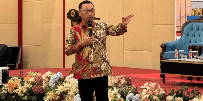 Kepala BPN Kota Depok Indra Gunawan paparkan alur penanganan mafia Tanah dalam Succes Story di Rakerda se-Jawa Barat, Senin-Rabu 22- 24 Juli 2024.