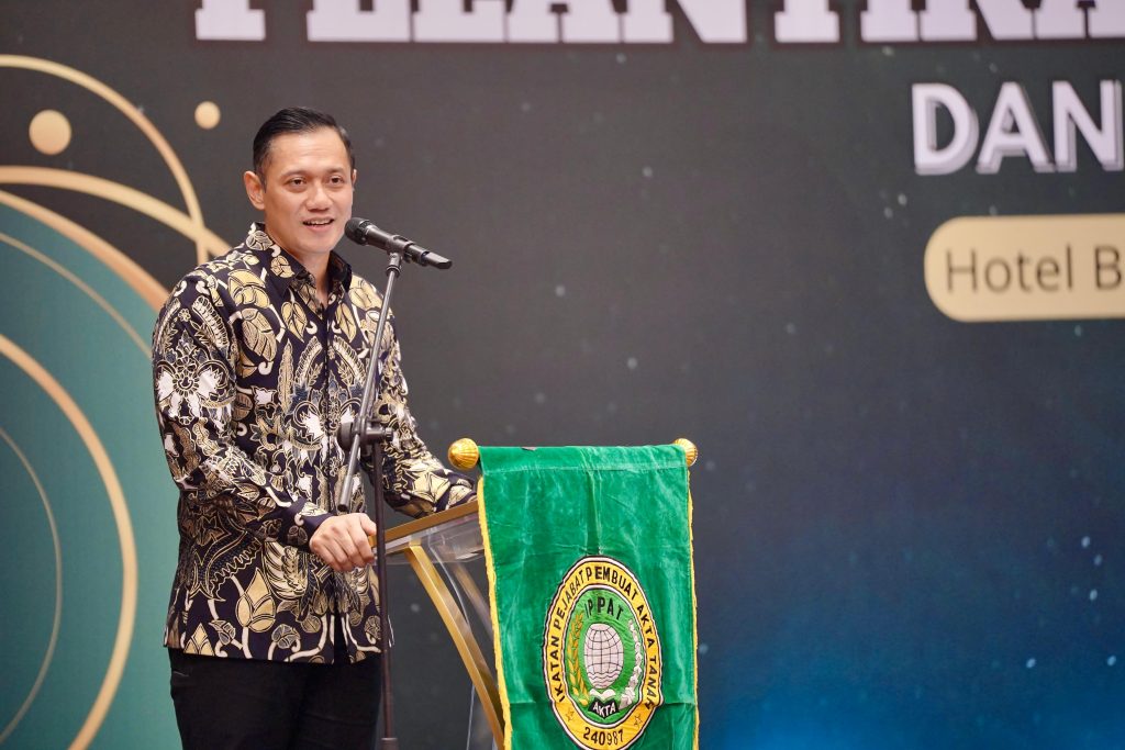 Menteri ATR/BPN AHY hadir pada pengukuhan Pejabat Pembuat Akta Tanah (PP IPPAT) masa bakti 2024-2027 di Hotel Bidakara, Jakarta, Senin 15 Juli 2024.