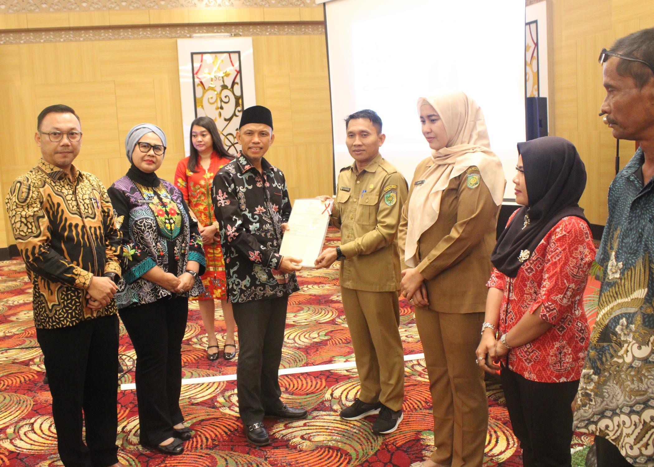 Kepala Badan Pertanahan Nasional (BPN) Kota Palangka Raya Indra Gunawan, S.T., M.H., QRMP menyebut di era teknologi saat ini, penyelesaian sengketa pertanahan mampu tekan.