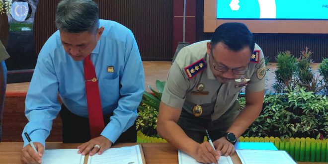 Penandatanganan Perpanjangan Perjanjian Kerjasama (PKS) antara Kantor Wilayah Badan Pertanahan Nasional Provinsi Kalimantan Tengah dengan Kejaksaan Tinggi Kalimantan Tengah serta Kantor Pertanahan Kabupaten/Kota se-Kalimantan Tengah dengan Kejaksaan Negeri Se-Kalimantan Tengah, Selasa (4/2/2024)