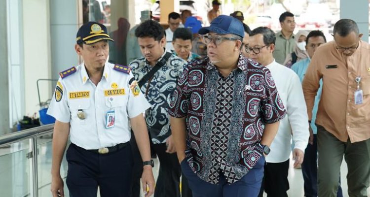 Wamen PKP Fahri Hamzah sambangi kawasan pesisir Muara Angke, Jakarta Utara, Jumat 30 Januari 2026.